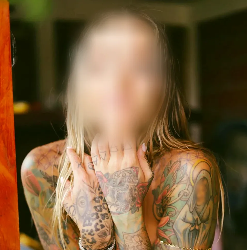 Helena, 36