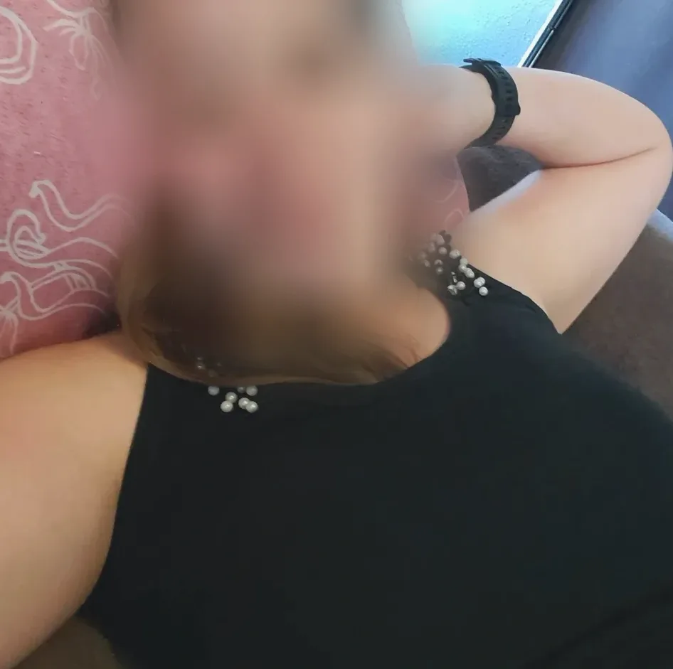 Ingrid, 37