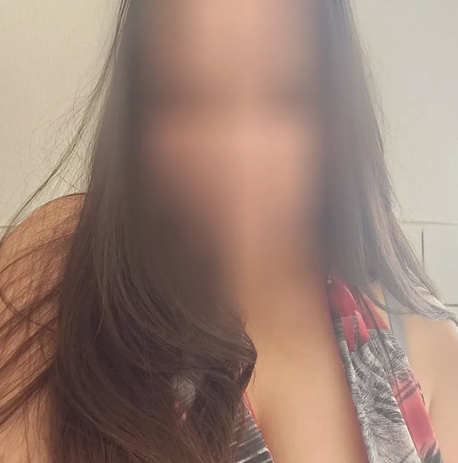 Michelle, 25