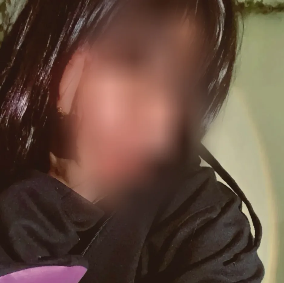 Sanela, 18